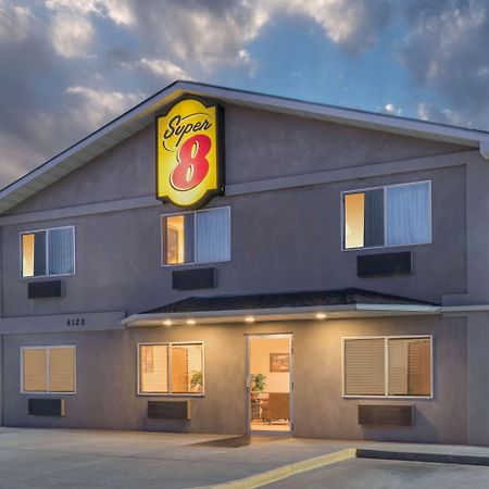 Super 8 By Wyndham Fountain Hotel Bagian luar foto